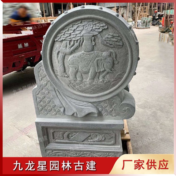 1623049002249558.jpg 青石雕刻門(mén)當(dāng)抱鼓石圖片